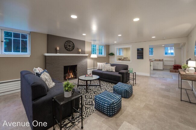 Foto del edificio - 2 br, 1.5 bath House - 2105 E Hamlin St.
