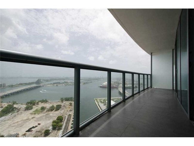 Building Photo - 888 Biscayne Blvd