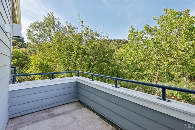 Building Photo - 9 Gable Ct