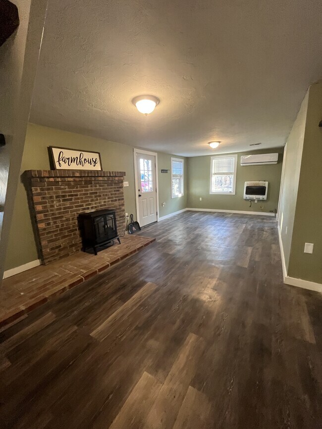 Foto del edificio - 16665 County Rd 3460