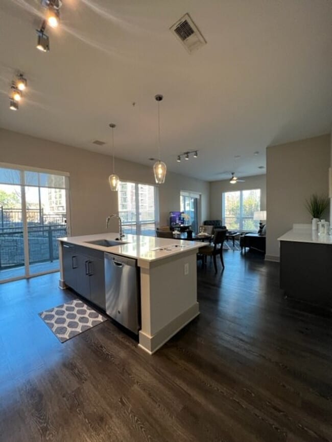 Foto del edificio - 3158 Stillhouse Creek Dr