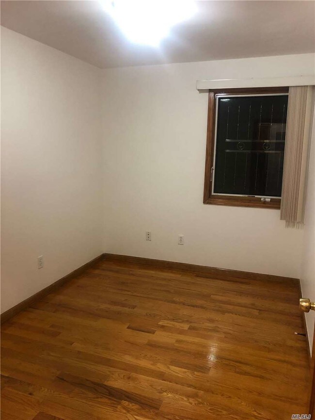 Building Photo - 46-28-46161 161 St