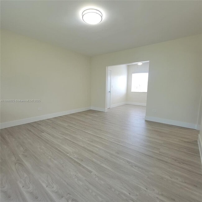 Foto del edificio - 2140 Biarritz Dr