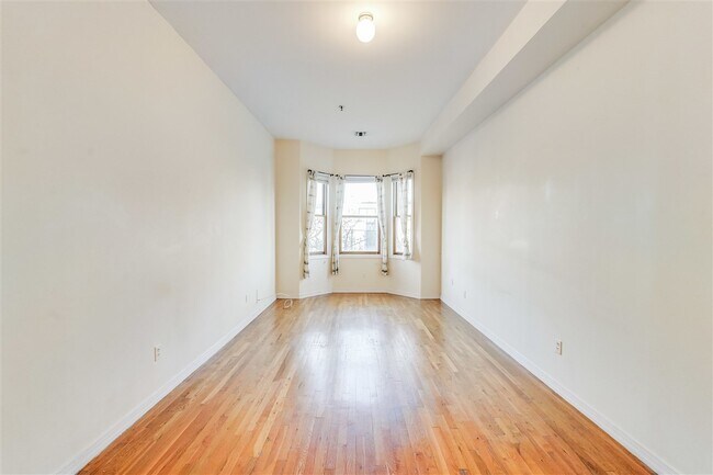Building Photo - 618 Washington St