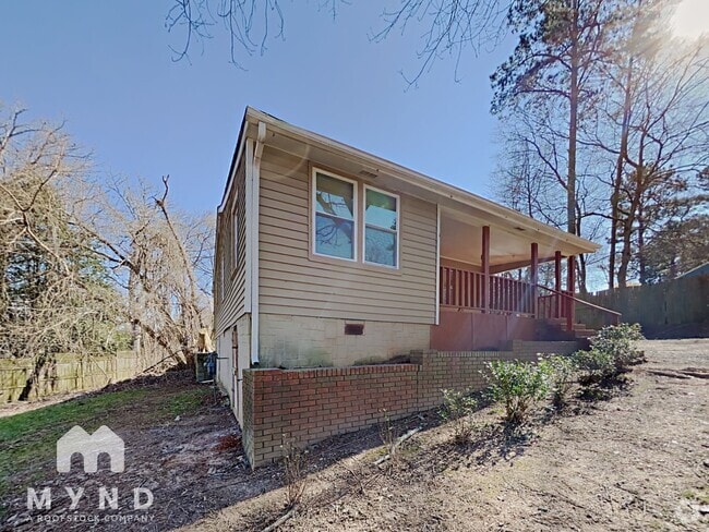 Building Photo - 687 Kurt Dr SW