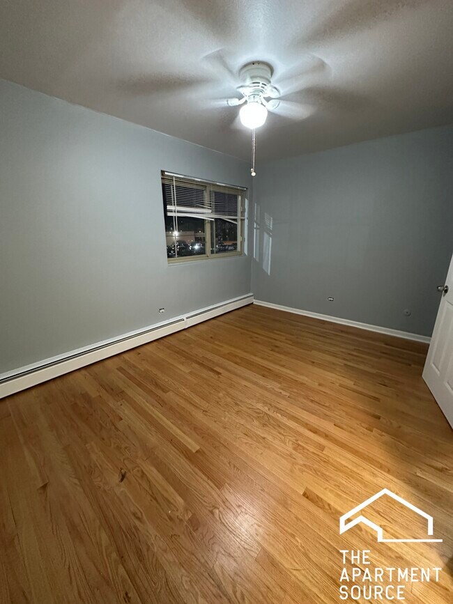 Foto del edificio - 8504 Waukegan Rd