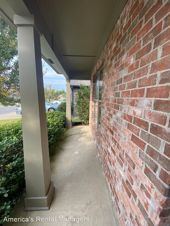 Building Photo - 3 br, 2 bath House - 3553 Southern Trail