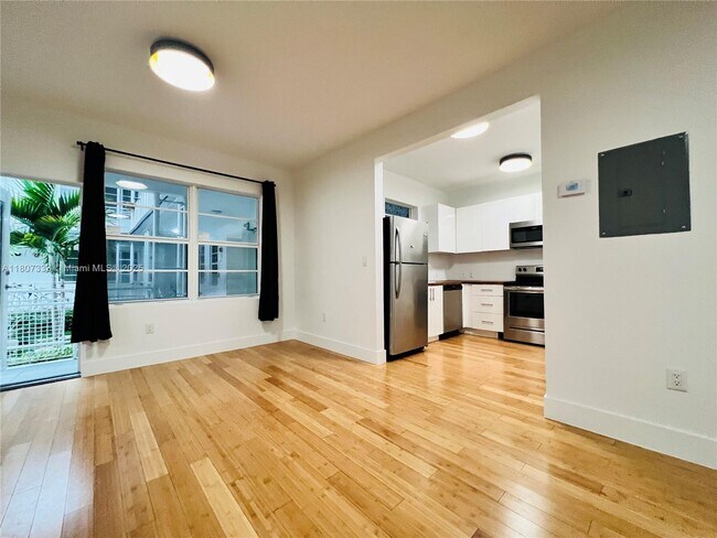 Foto del edificio - 960 Bay Dr