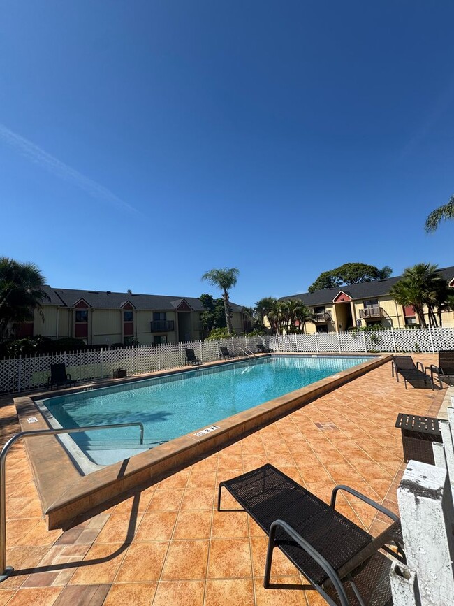 Foto del edificio - Spacious Ground-Floor 2-Bed/2-Bath Condo i...