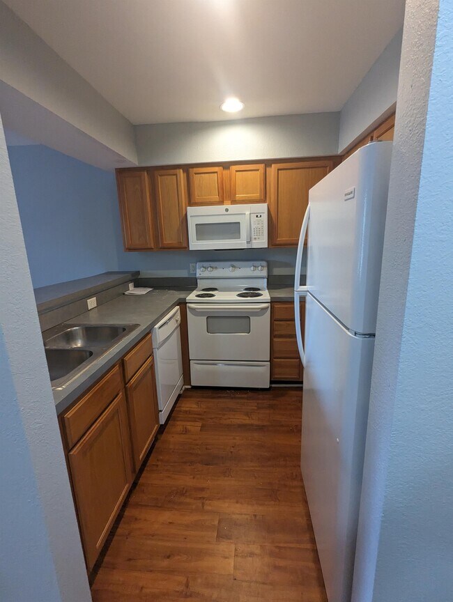 Foto del edificio - 2307 Timber Oak Ln