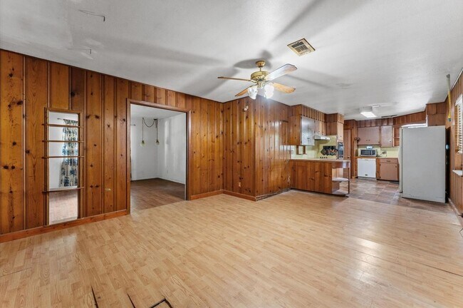 Building Photo - 8506 Fawndale Ln