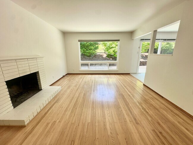 Foto del edificio - Charming Terra Linda Home in San Rafael