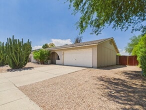 Building Photo - 168 S Aspen Dr