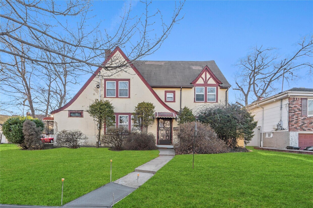 Foto principal - 112-40 177th St