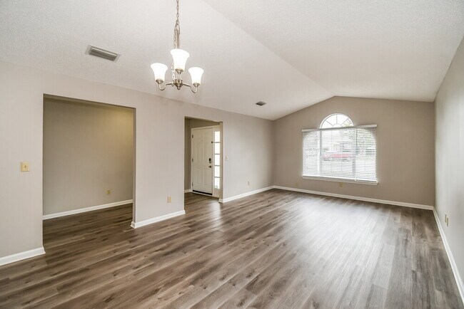 Foto del edificio - 509 Fallen Timbers Dr