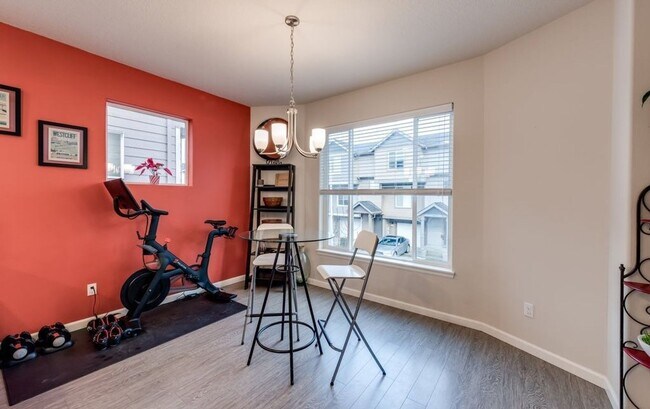 Building Photo - Beautiful 4 Bed Townhome!