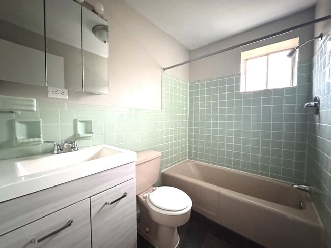 Interior Photo - LAUREL GARDENS