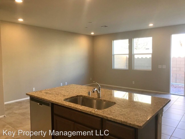 Foto del edificio - 3 br, 3 bath House - 5637 Warm Light St