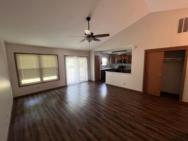 Foto del edificio - 3 Bedroom Home