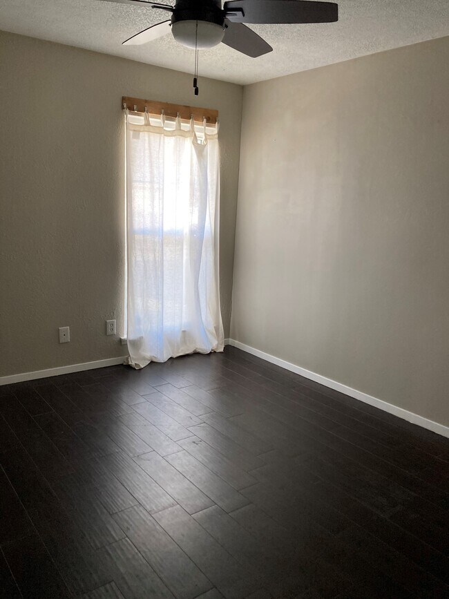 Segundo dormitorio - 5616 Painter St