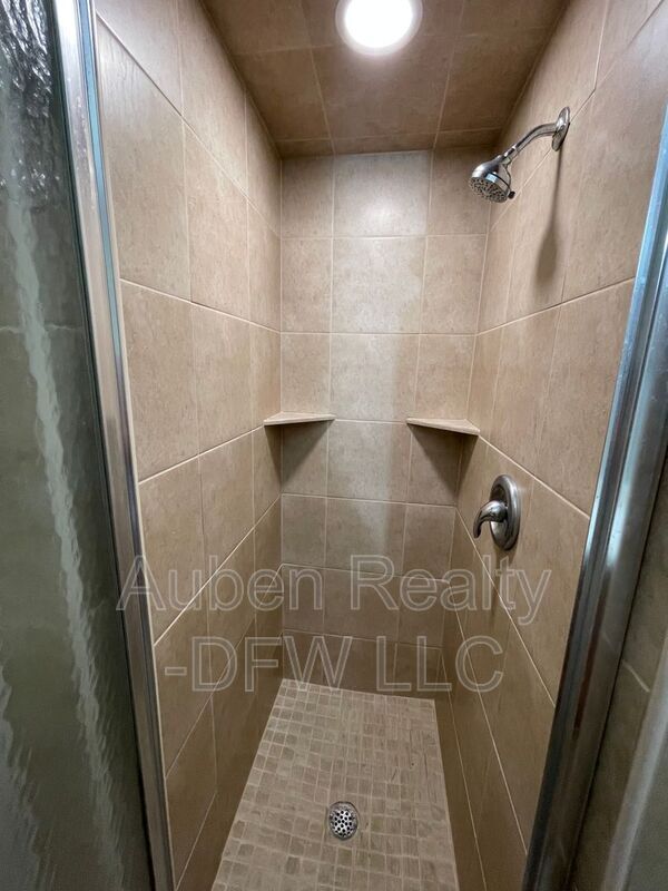Building Photo - 6601 Laura Ann Ct
