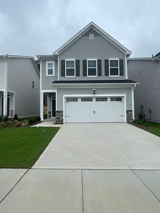 Foto del edificio - Charming 3BD/2.5BA Located In raleigh NC!!!