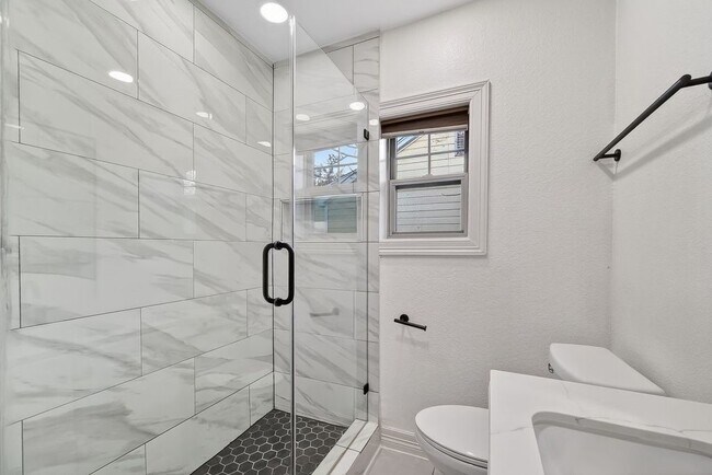 Foto del edificio - 4520 Sharon St