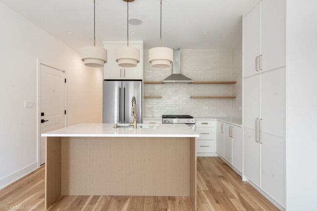 Foto del edificio - 2122 W 18th Pl
