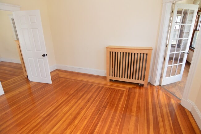 Building Photo - 100 Etna St