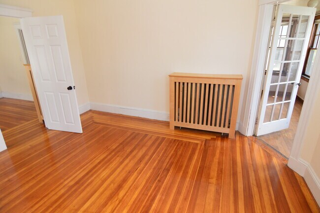 Foto del edificio - 100 Etna St