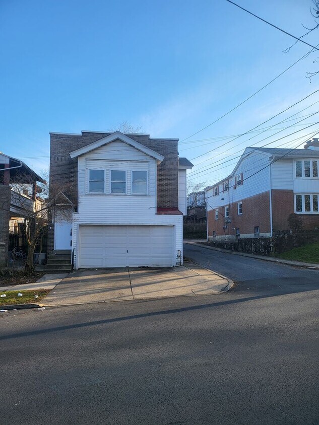 Primary Photo - West End 1 Bedroom
