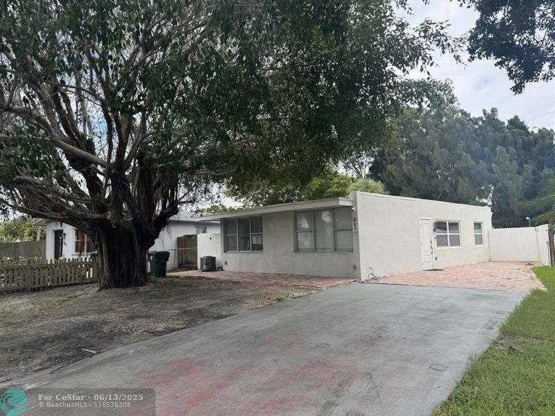 Foto principal - 627 Lancaster St