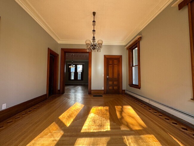 Foto del edificio - 349 6th Ave S