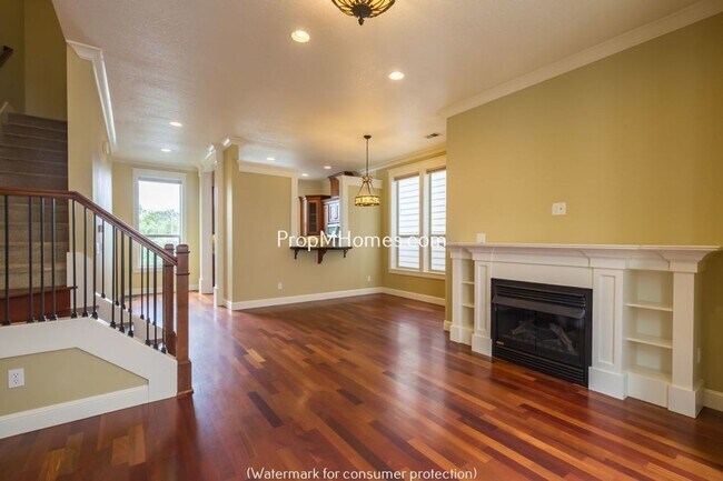 Foto del edificio - Luxury Two Bedroom Townhouse W/ Stylish Am...