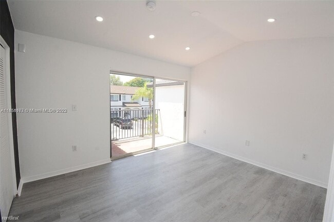 Building Photo - 3 br, 2.5 bath House - 8635 SW 152nd Ave A...