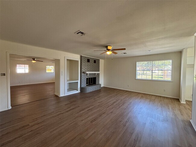 Foto del edificio - 1009 Lawndale Ave