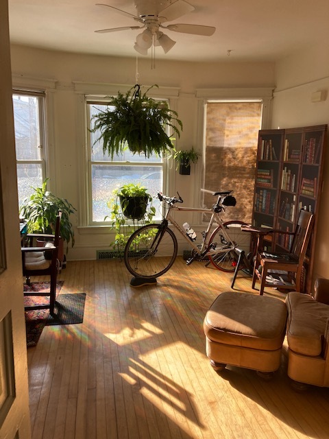Primary Photo - 321 Russell St