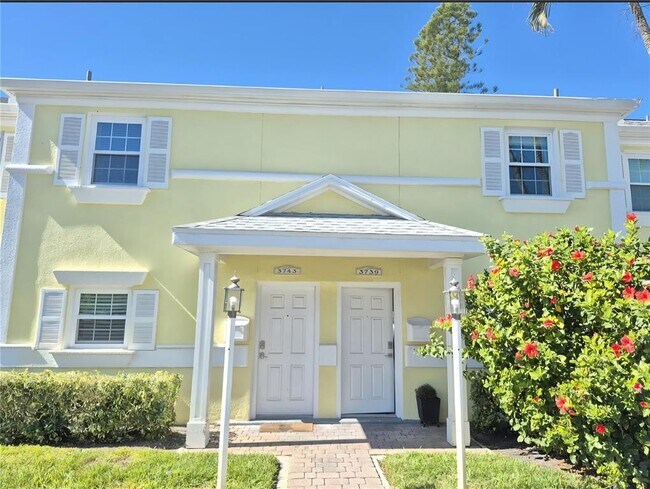 Building Photo - 3739 Pompano Dr SE