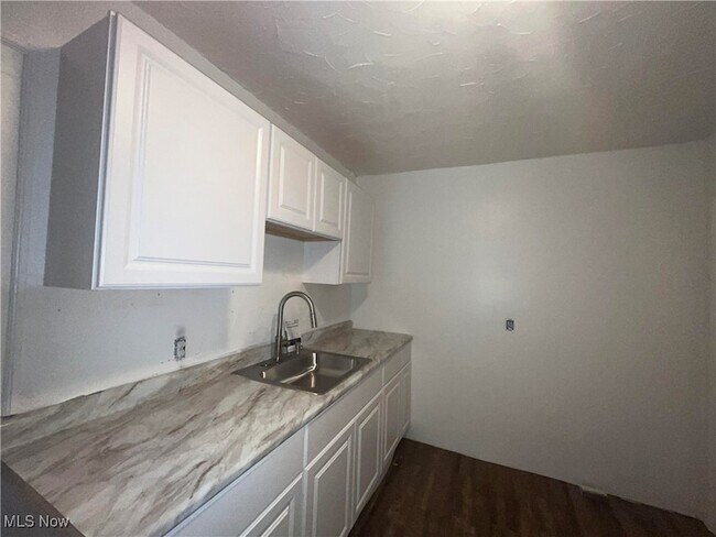 Foto del edificio - 5466 S Ridge Rd