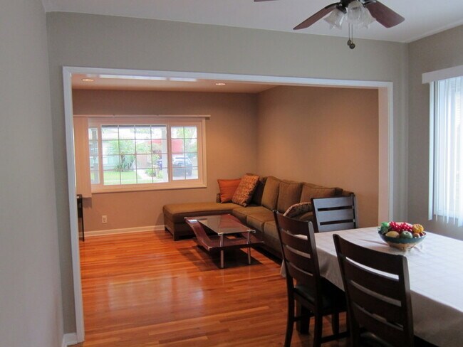 Building Photo - 3812 Ostrom Ave