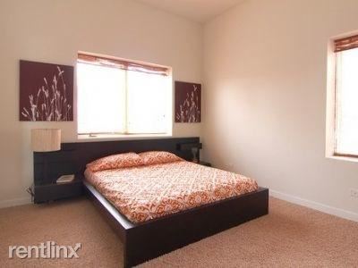 Foto del edificio - 1710 W Warren Blvd