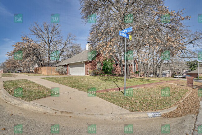 Foto del edificio - Beautiful 3/2/2 in SW Arlington!