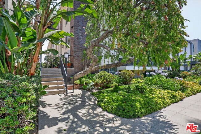 Foto del edificio - 184 N Crescent Dr