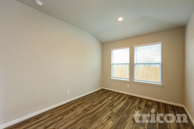 Building Photo - 13693 Paxton Blvd