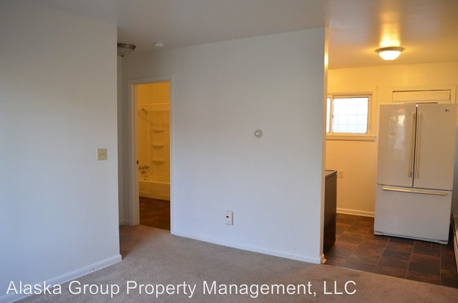 Building Photo - 8820-8820 Golovin St
