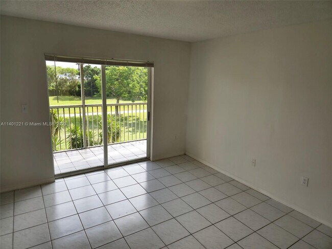 Building Photo - 9470 Tangerine Pl