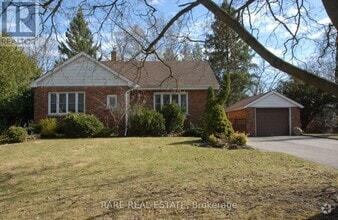 Building Photo - 11 Maple Ln