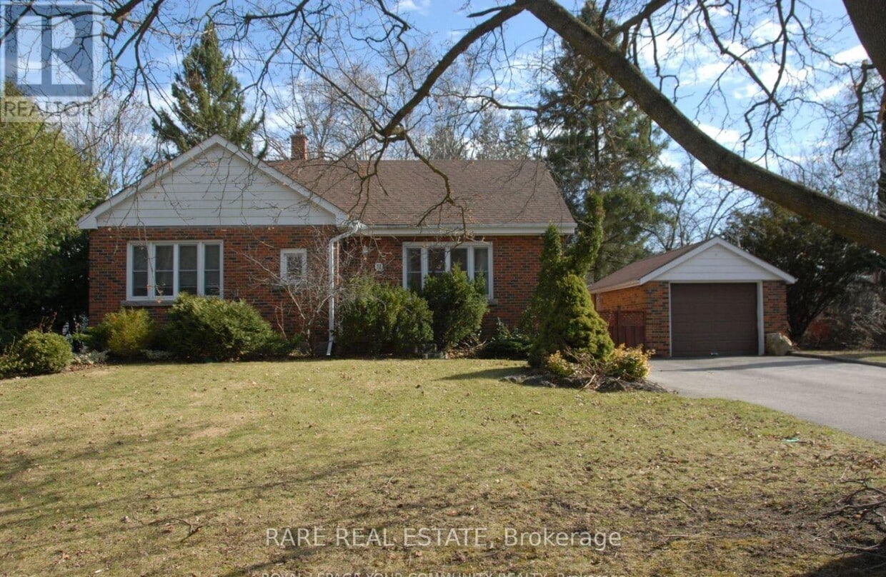 Primary Photo - 11 Maple Ln