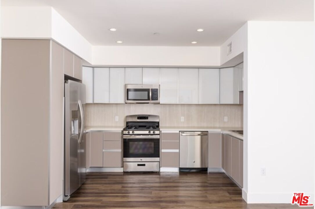 Foto principal - 850 Wilcox Ave
