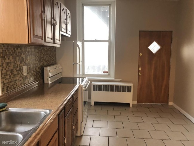 Building Photo - 207 Shiloh St